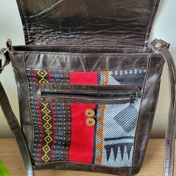 VINTAGE TRIBAL WOVEN AND GENUINE LEATHER CROSSBODY BAG - Picture 8 of 16
